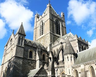Historic highlights of Dublin with Trinity College private walking tour